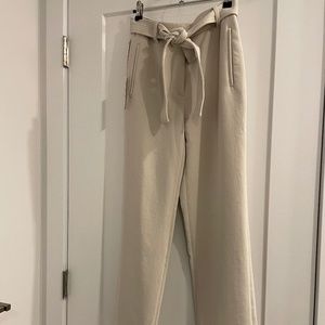 NWT Aritzia Tie Front pant, 2TALL, Matte pearl